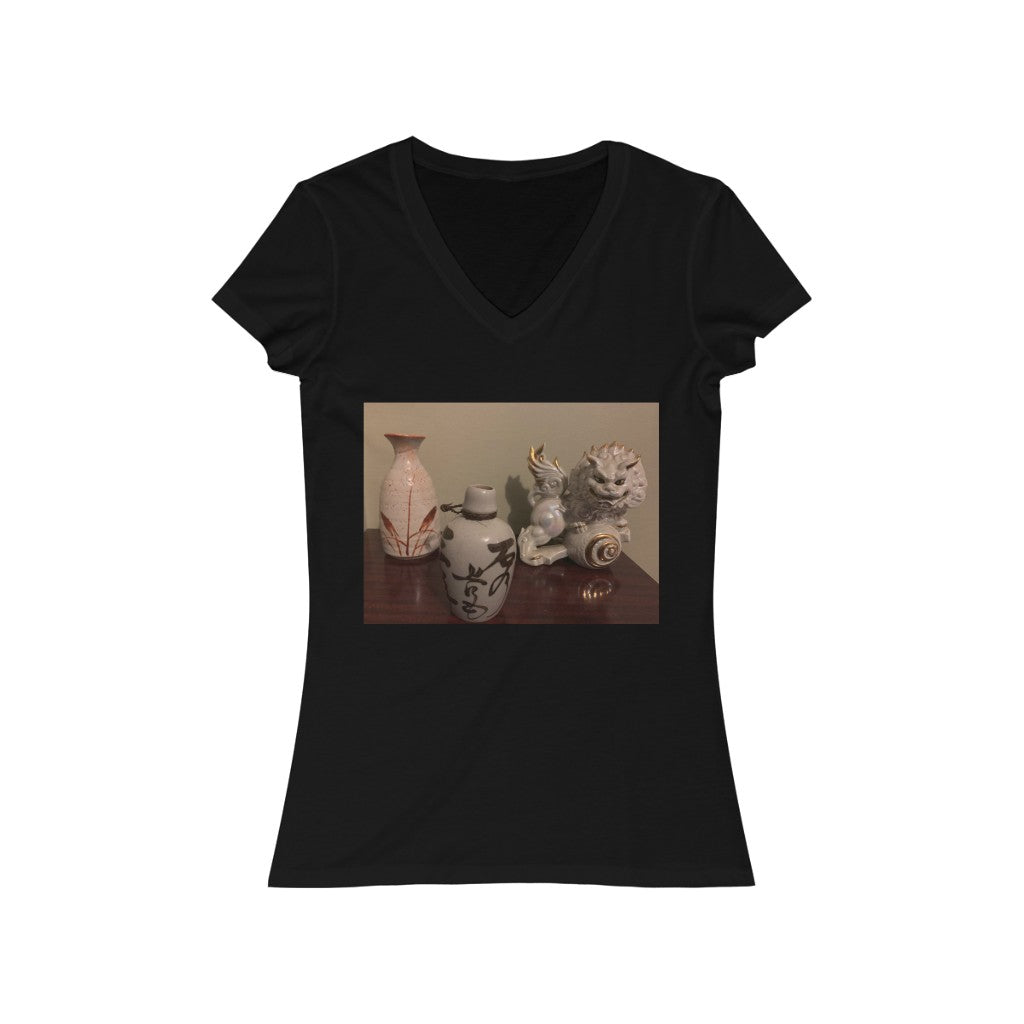 Asian Lion & Tokkuri - Women's Jersey Short Sleeve V-Neck Tee